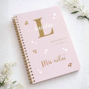 Agenda rosa personalizable con inicial minimal y nombre