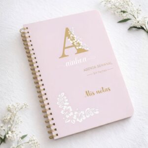 Agenda rosa personalizada con nombre