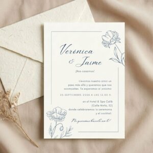 Invitación floral delicadeza azul