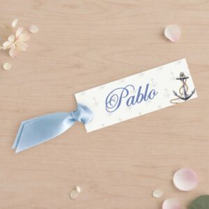 Número de mesa estilo marinero de comunión niño, Modelo Marinero, con fondo blanco.