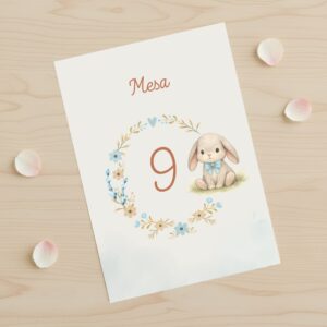 Número de mesa infantil para bautizos y fiestas infantiles, modelo Conejito, fondo blanco.