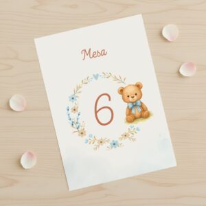 Número de mesa infantil para bautizos y fiestas infantiles, modelo Osito, fondo blanco.