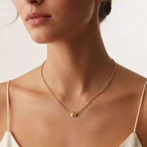 Collar delicado con colgante esférico Modelo Eternia