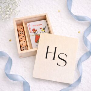 Juego de naipes y dados ideal como detalle para invitados de boda y otros eventos