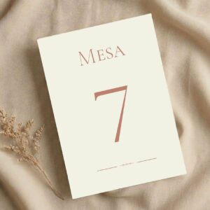 Número de mesa minimalista y elegante para boda y otros eventos